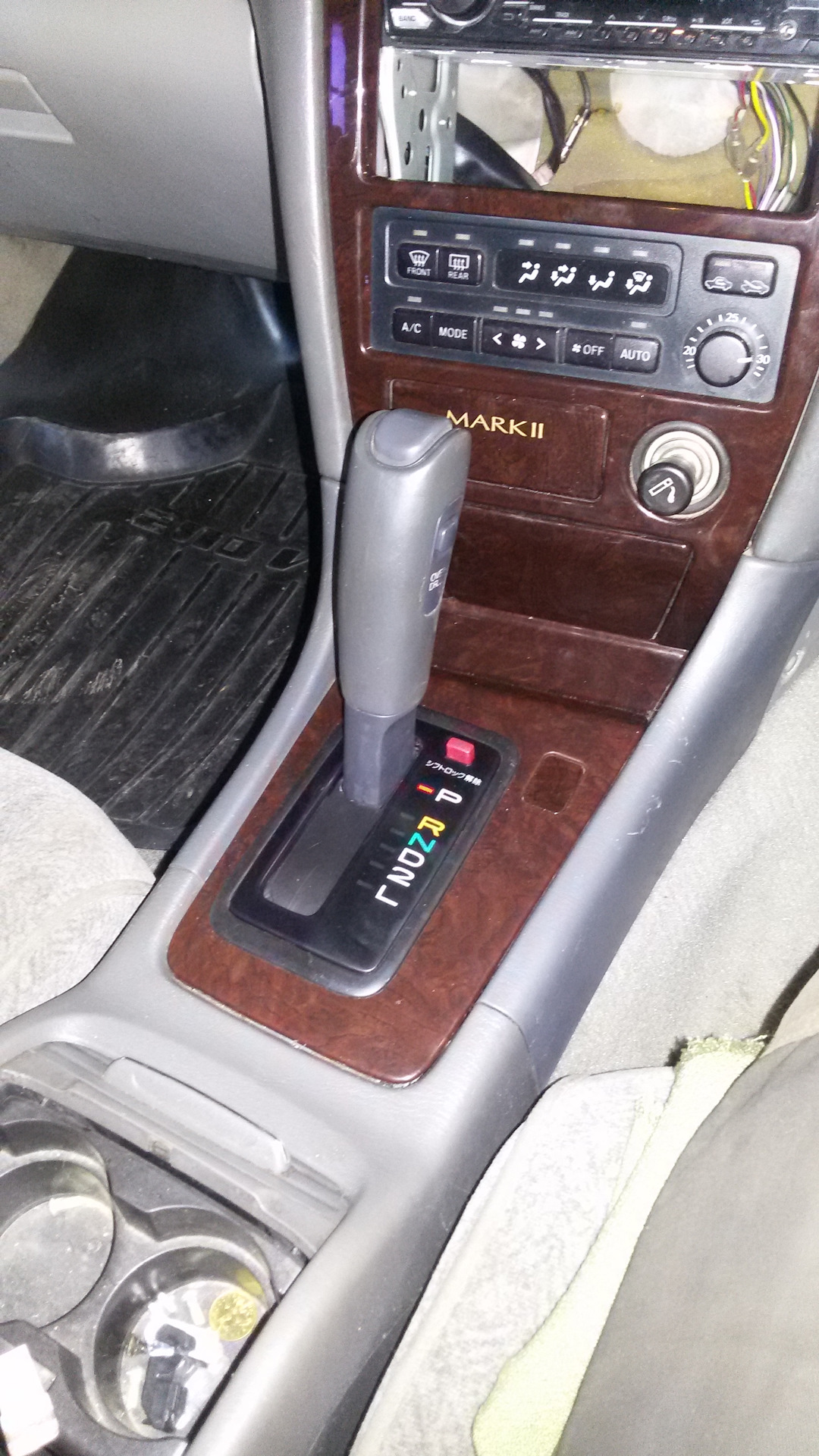 Как снять ручку акпп марк 2 Селектор акпп - Toyota Mark II (100), 2,4 л, 1997 года аксессуары DRIVE2