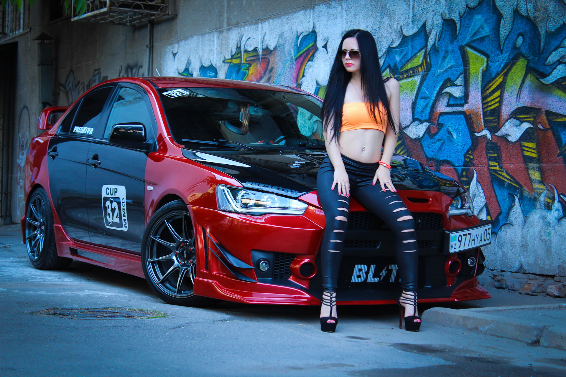 Mitsubishi Lancer девушка Evolution EVO