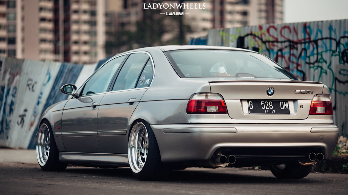 BMW e39 stance