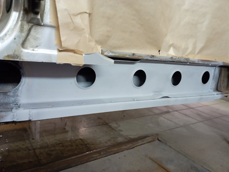 Вварен усилитель — ГАЗ 31105