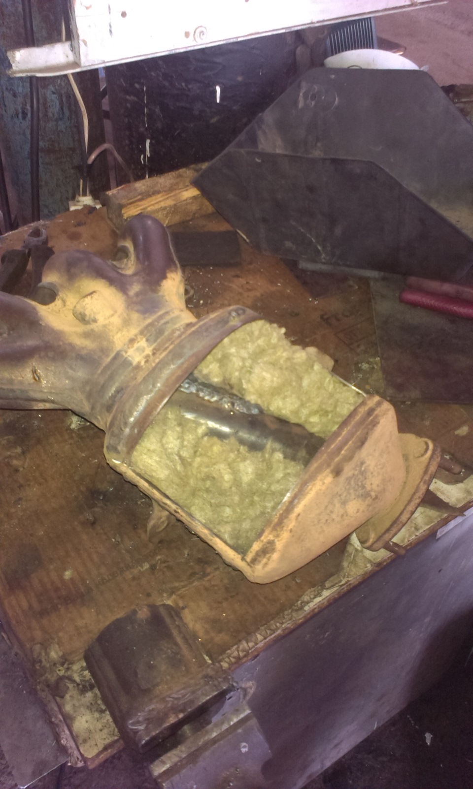 Катализатор меняем на пламегаситель + утановка обманки 2 лямбда зонда ...