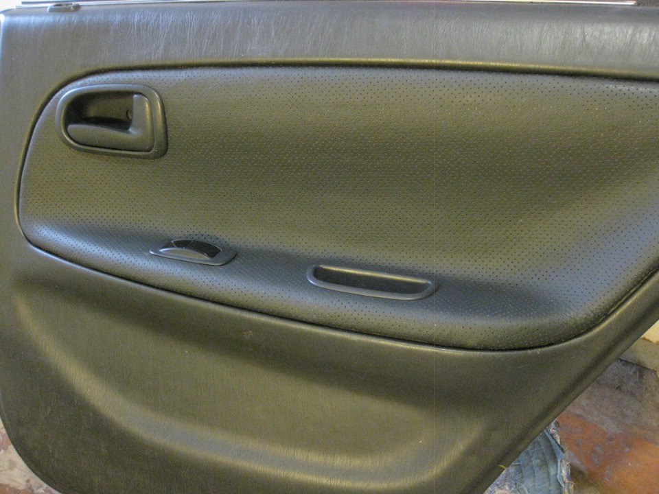 Как перетянуть накладки (вставки) дверей на Lada Vesta