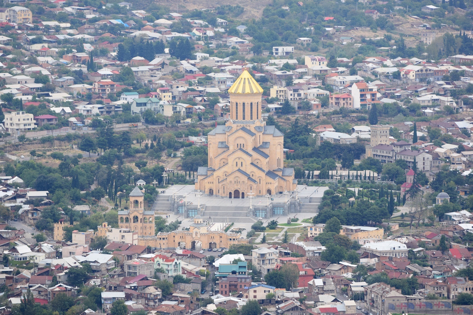 храм самеба в тбилиси