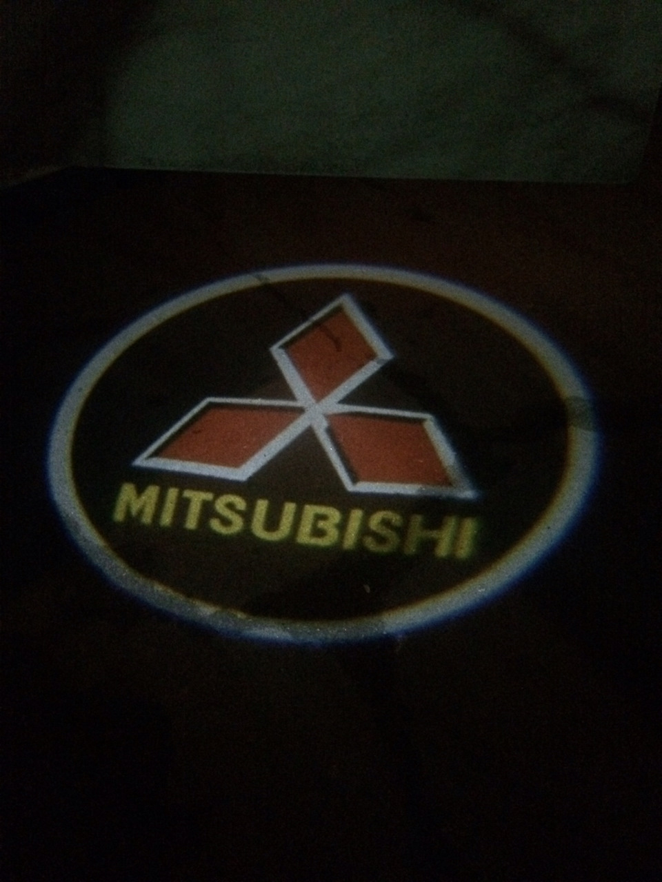 Logo Mitsubishi — Mitsubishi Pajero Sport (2G), 3 л, 2013 года ...