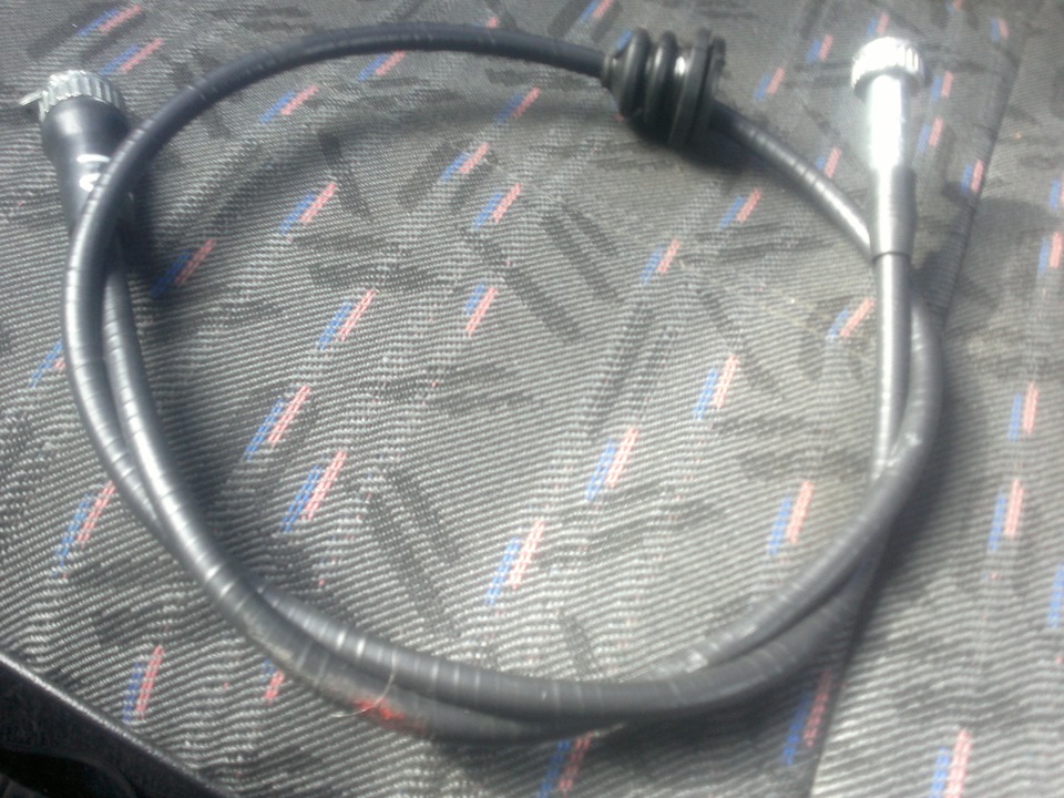 Замена тросика на на привод спидометра. — Lada 21093, 1,5 л, 1997 года ...