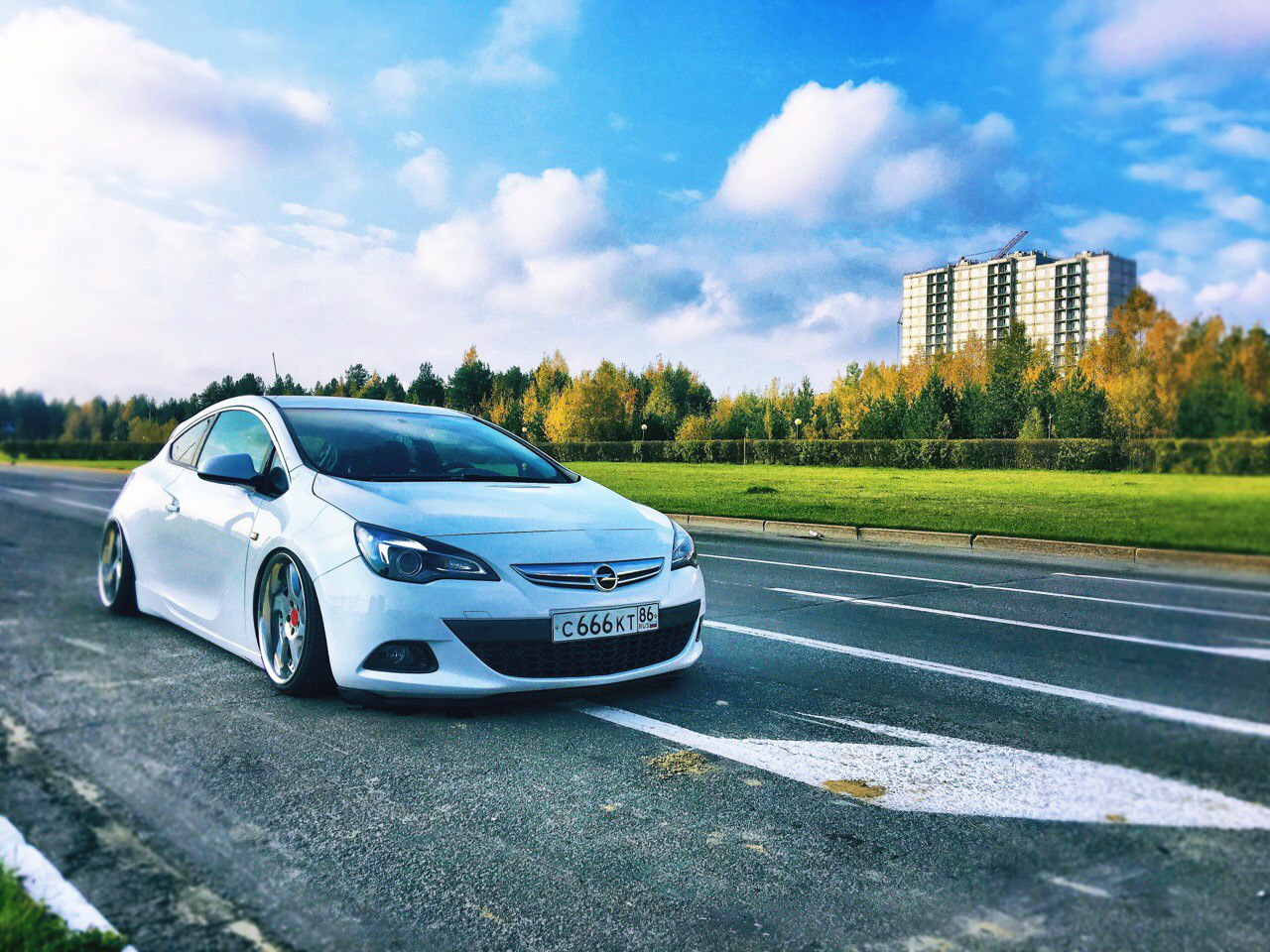 Opel Astra GTC OPC Р±РµР»С‹Р№