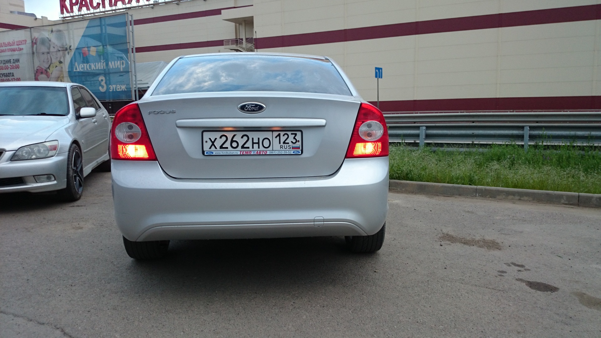 Ford Focus II Sedan 2.0 бензиновый 2011 | Двушка на механике ))) на DRIVE2