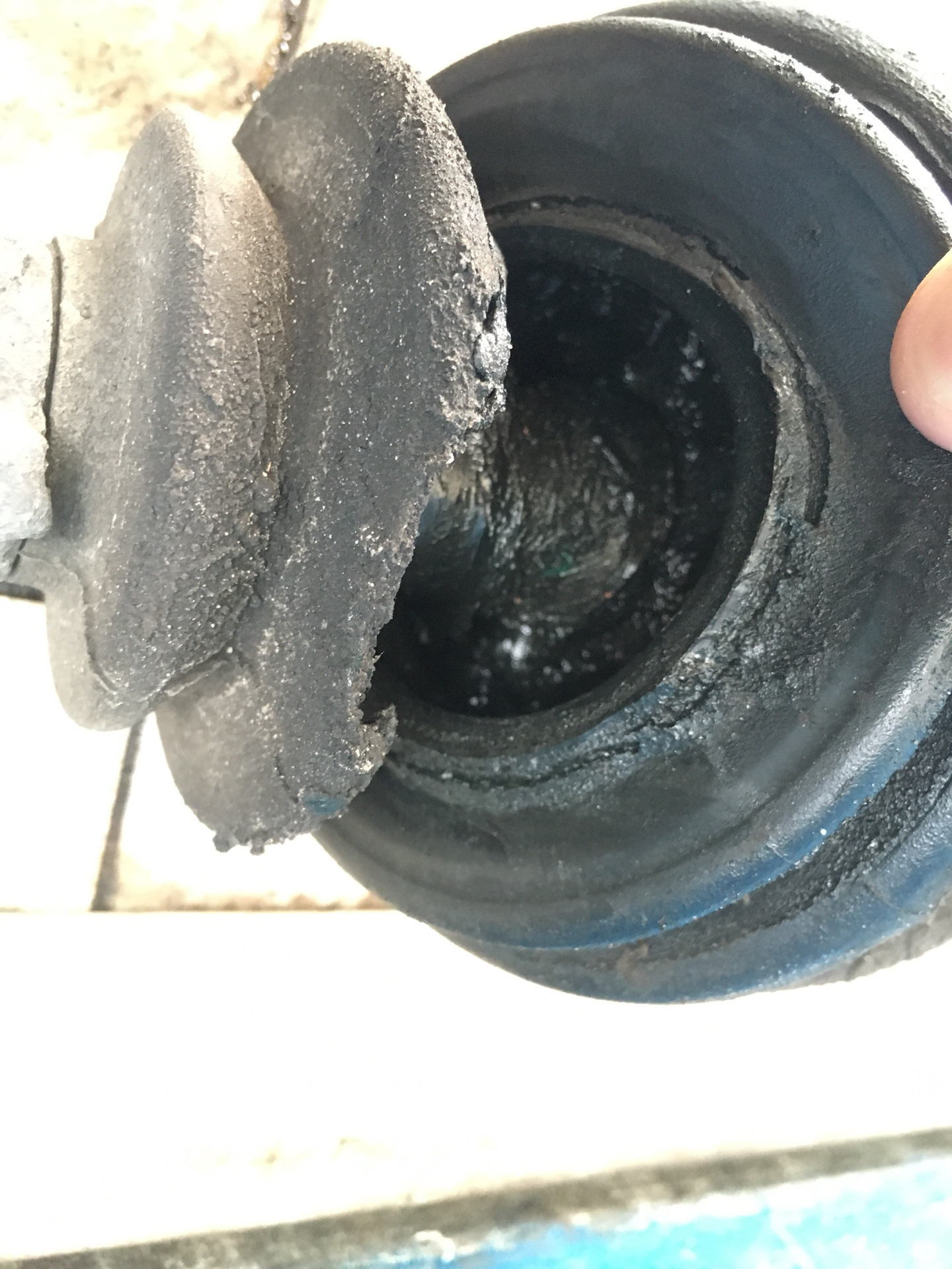 Привод вышел из строя. Шрус asva hyriuix35. Признаки неисправности внутреннего шруса. Шрус наружный и внутренний ваз 2109. Шрус наружный пежо 308.