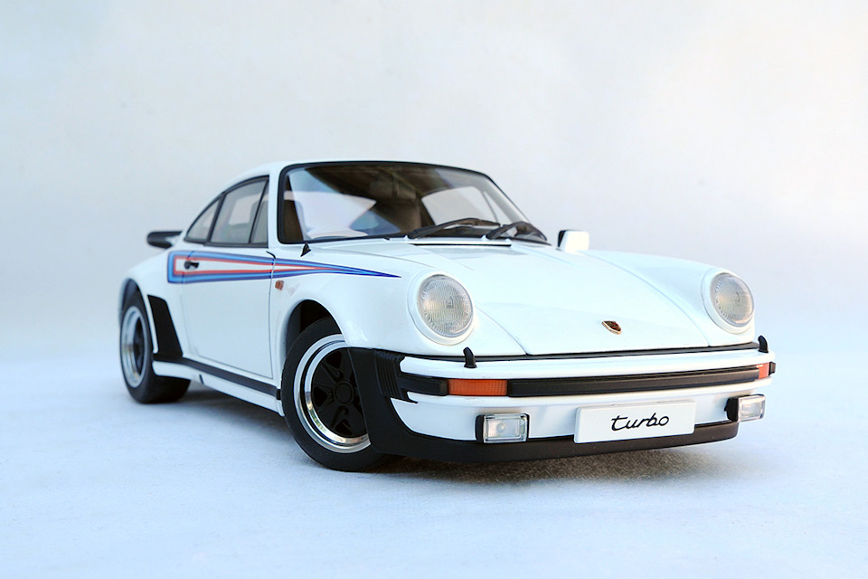 AUTOart 1:18 PORSCHE 911 3.0 TURBO MARTINI STRIPES — Сообщество