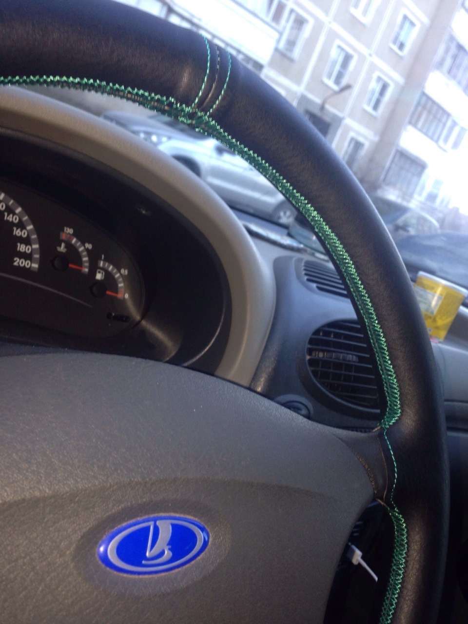 Обтяжка руля кожей (часть 3) — Lada Калина хэтчбек, 1,6 л, 2011 года ...