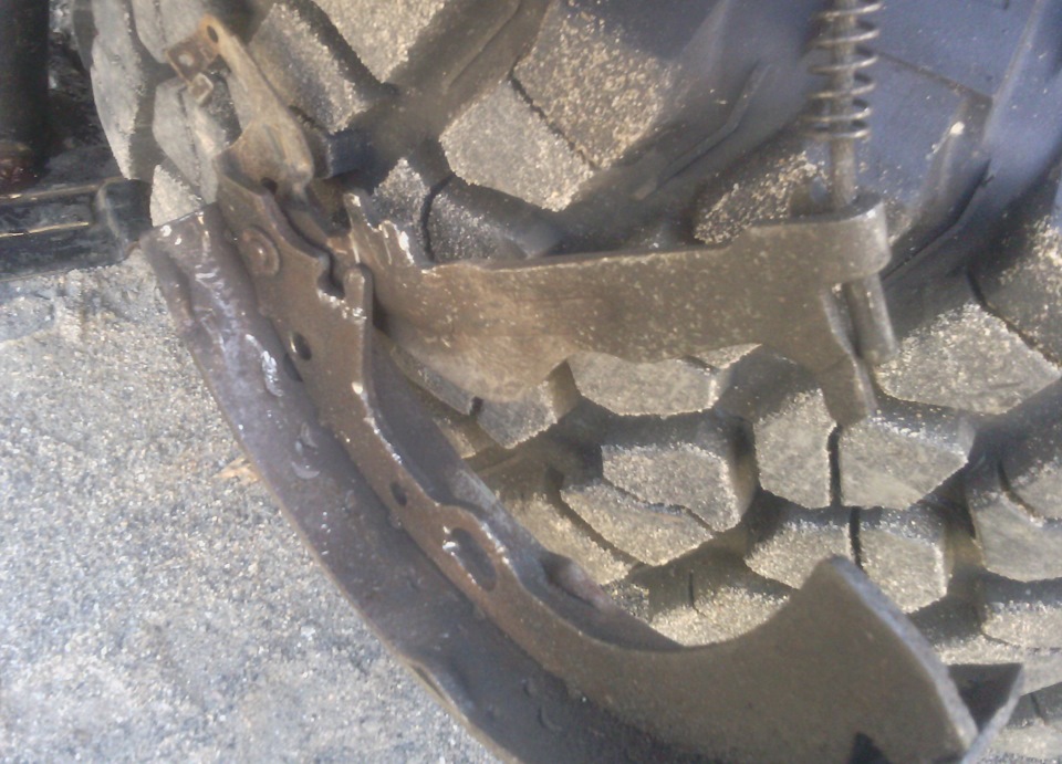 Тормоз, пропал… — Nissan Terrano I, 2,7 л, 1990 года | поломка | DRIVE2