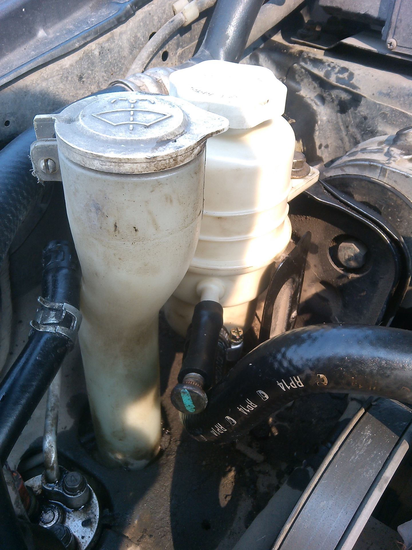 Бачок гур мондео 3. Шевроле лачетти ;blrjcnm ueh. Бачок гидроусилителя руля форд мондео 3. Форд мондео 4 бачок гидроусилителя. 4.