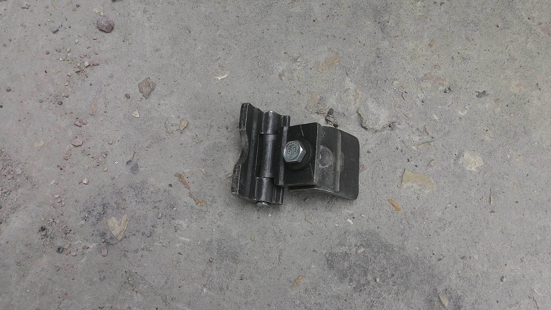 Замена петли задней правой двери — Lada Приора универсал, 1,6 л, 2009 ...