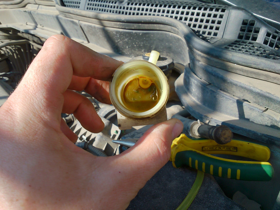 Хотел заменить жидкость в сцеплении и охренел… — Honda CR-V (RE), 2 л ...