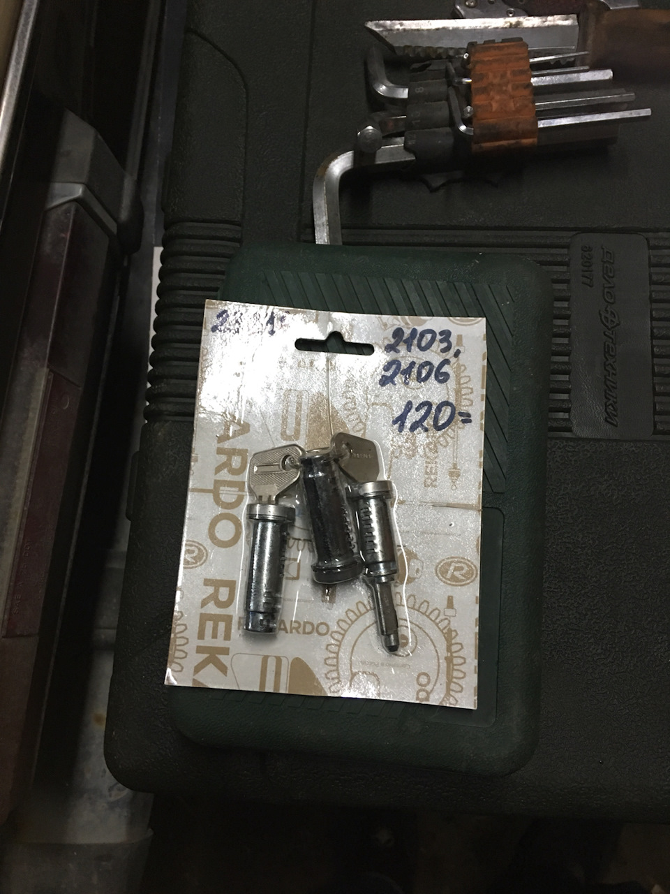 Закисла личинка водительской двери — Lada 21063, 1,3 л, 1989 года ...