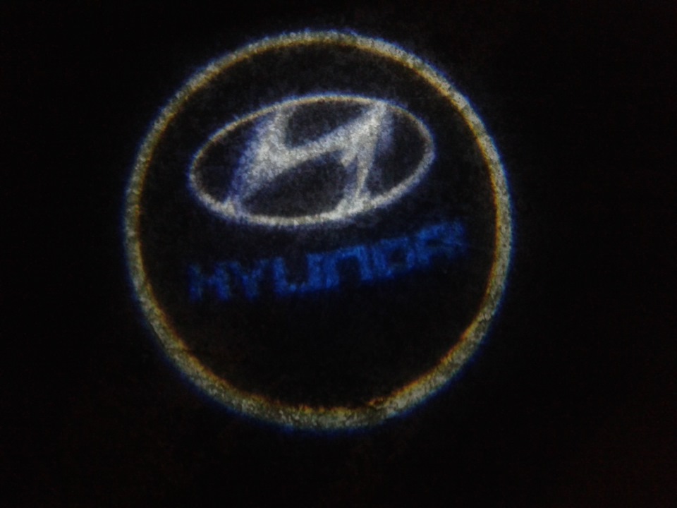 Подсветка дверей с логотипом — Hyundai H-1 (2G), 2,5 л, 2008 года ...
