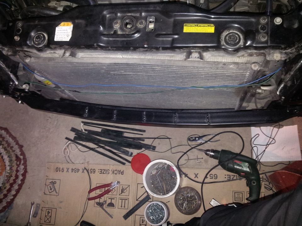 Усилитель переднего бампера гранта фл. Усилитель заднего бампера. Ниссан лиф усилитель заднего бампера. Усилитель бампера на машине. Toyota 52023-12240.