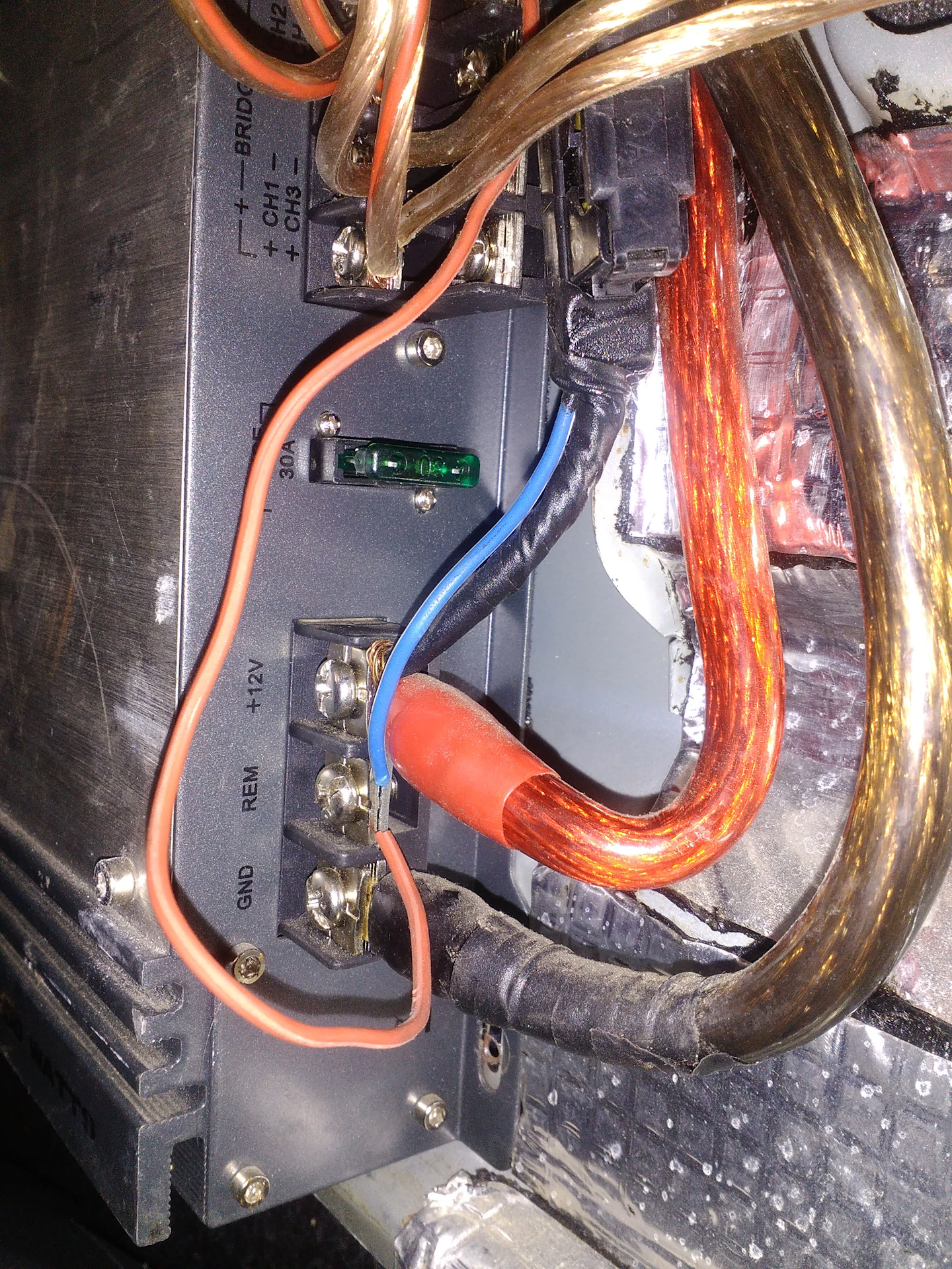 Нет звука в задних динамиках — Renault Symbol, 1,4 л, 2002 года ...