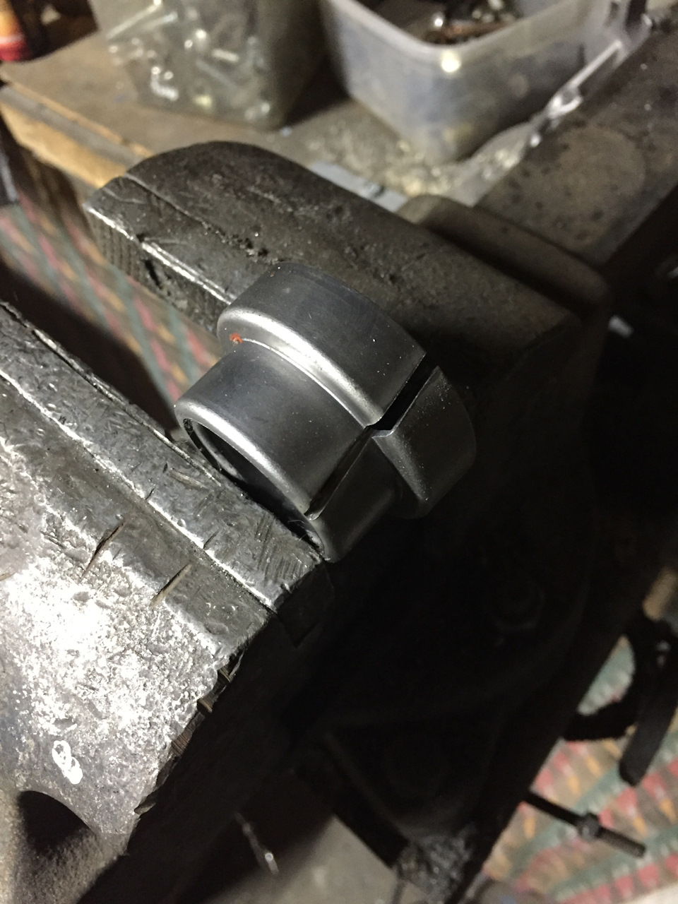 Рено сандеро замена пыльника левого внутреннего шруса рено