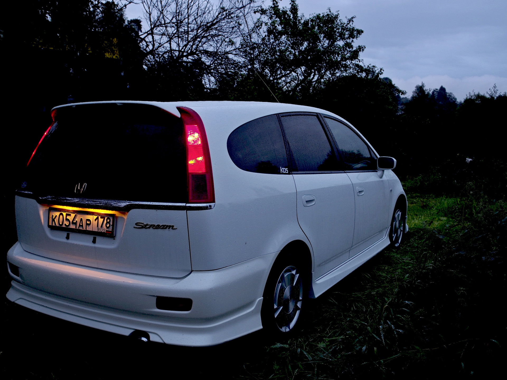 Хонда стрим фото. Хонда стрим. Хонда стрим 600. Nh700m цвет Honda Stream. Хонда стрим RVZ.