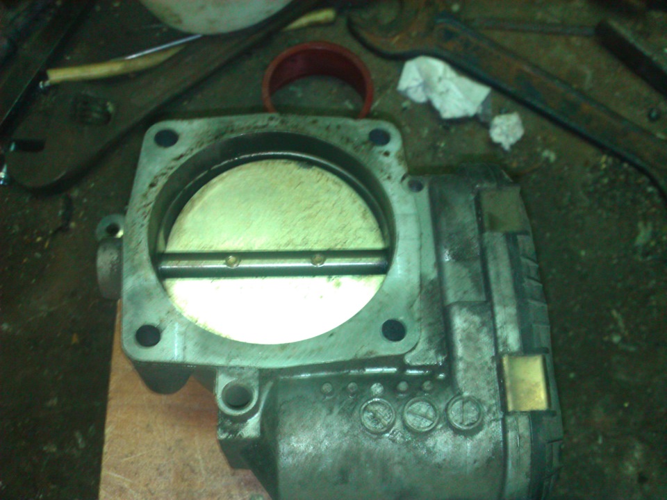 чистка дроссельной заслонки — Audi A8 (D2), 4,2 л, 1999 года ...