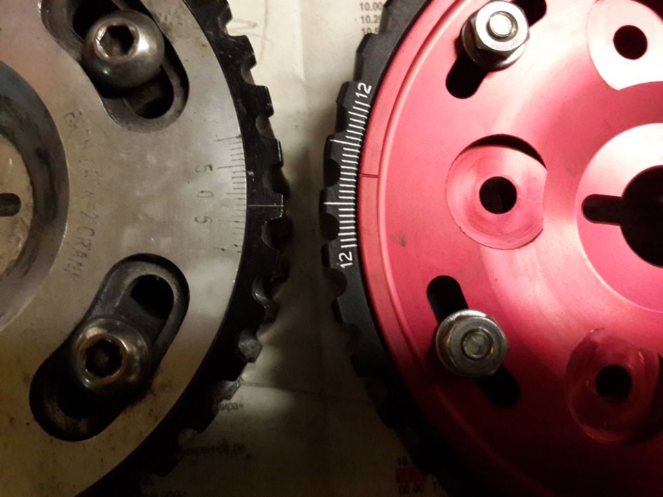 если у вас как и у меня шестерни с выставлением градуса то сразу на новом шкиве выставляем все по тем же меткам — Mitsubishi Eclipse (2G)