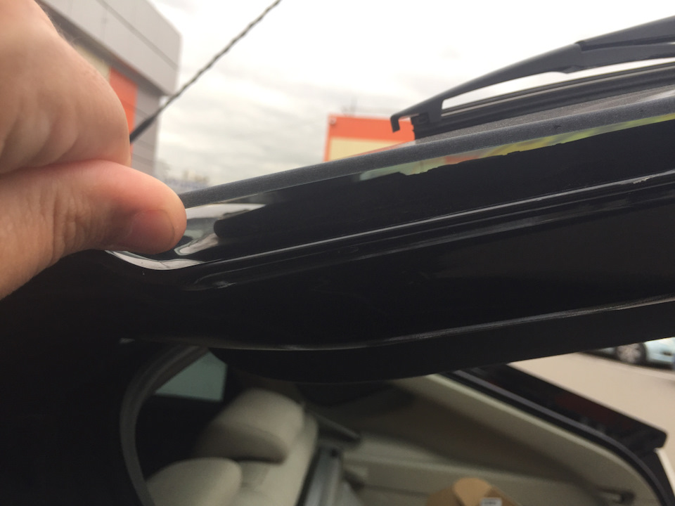 Задняя дверь, отклеилось стекло — Toyota Prius (20), 1,6 л, 2006 года ...