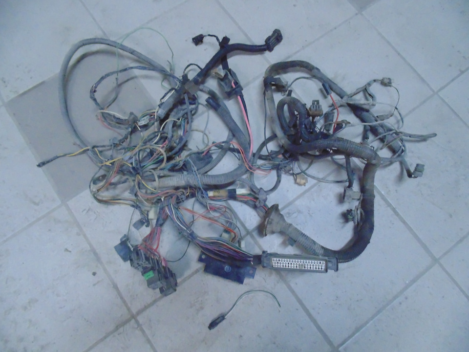 Старая моторная проводка доставшаяся с 12-м мотором. Такой она больше никогда не будет, надеюсь. — Lada 4x4 3D