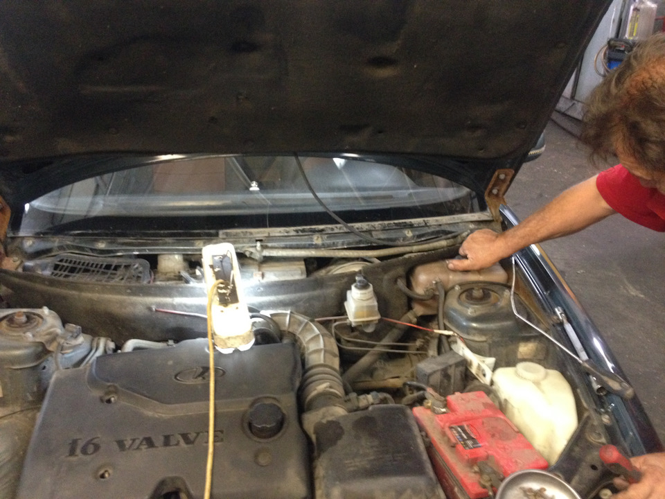 Замена моторедуктора и установка штатной задний полки — Lada Приора ...