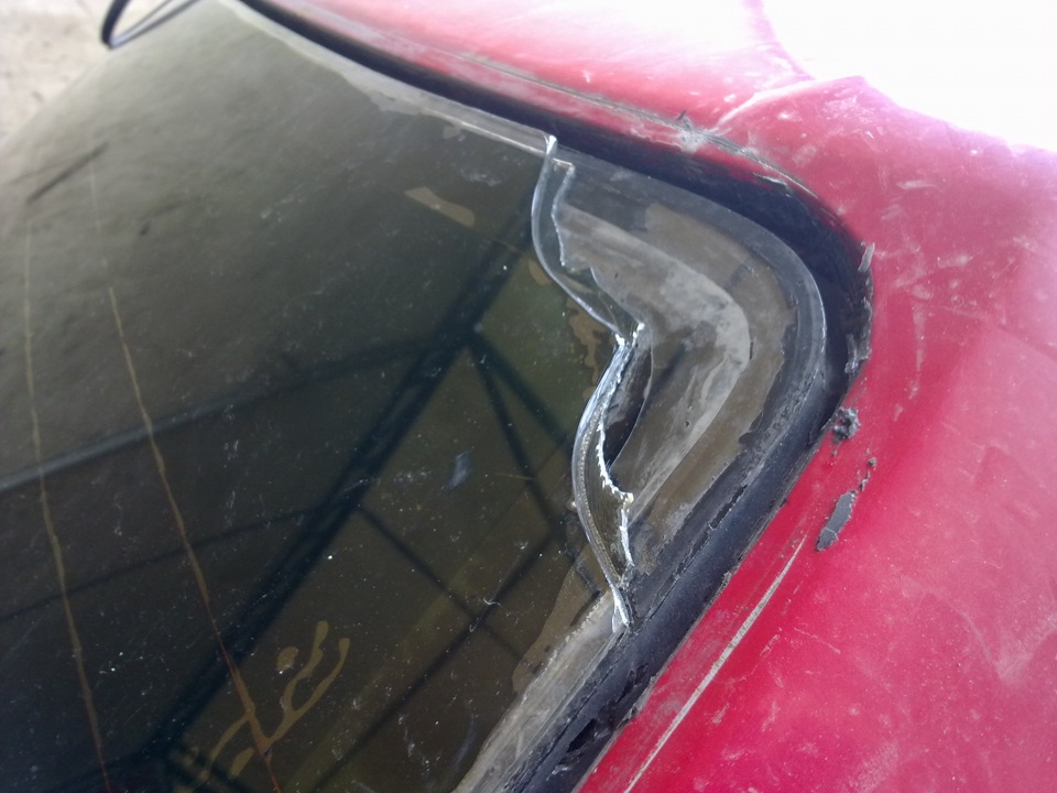 поменял лобовое и заднее стекло — Nissan Bluebird (T12/T72), 1,6 л ...