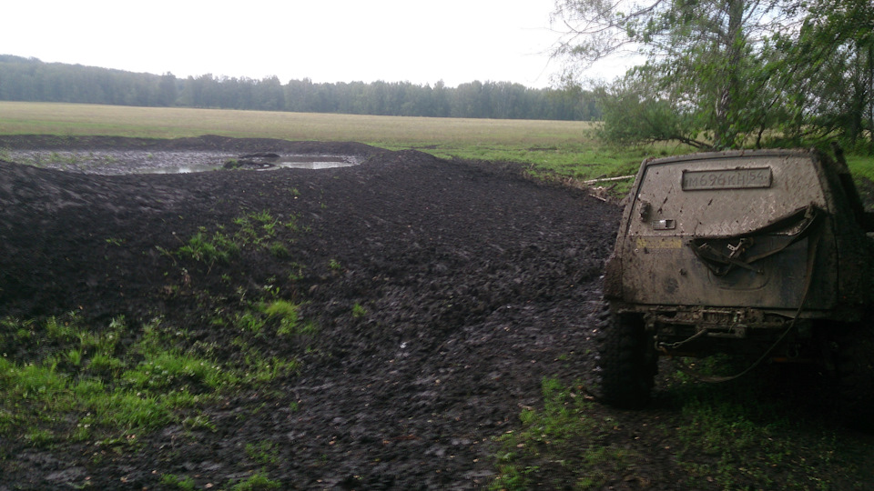 Земля, смешанная с водой и замешанная коровами. — Suzuki Escudo (1G)