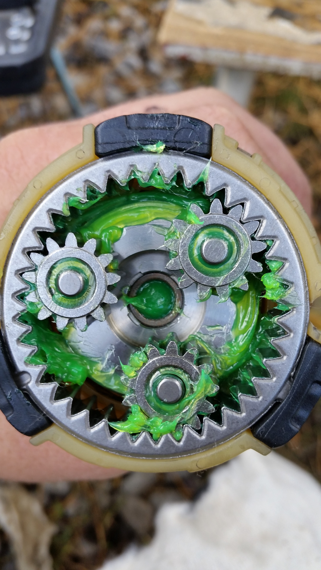 Чистка плейстейшен 4 от пыли. Чистка разбор. Щетки стартера коробки фольксваген поло 2012. Чистка разбор. Замена пятаков стартера 4s fe.