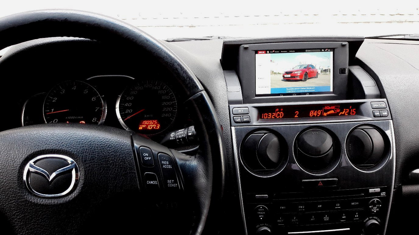 Экран мазда 6. Монитор Мазда 6 gg. Mazda 6 gg штатный монитор. Магнитола Мазда 6 gg. Дисплей на Mazda 6 gg.