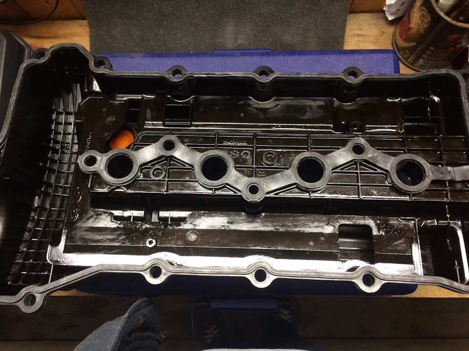 Замена прокладок клапанных крышек - BMW 5 series (E60), 4,4 л, 2004 года своими 