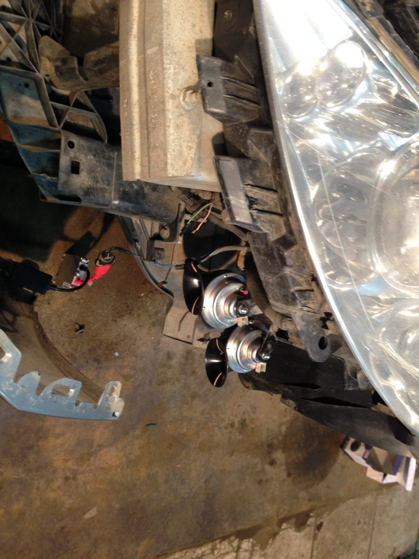 Звуковой сигнал пежо партнер. Сигнал пежо партнер. Сигнал пежо партнер. Звуковой сигнал пежо 206. Стоп сигнал на пежо 207.