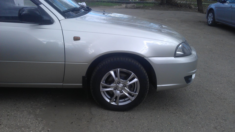 Белые повторители поворотов — Daewoo Nexia (N150), 1,6 л, 2009 года ...