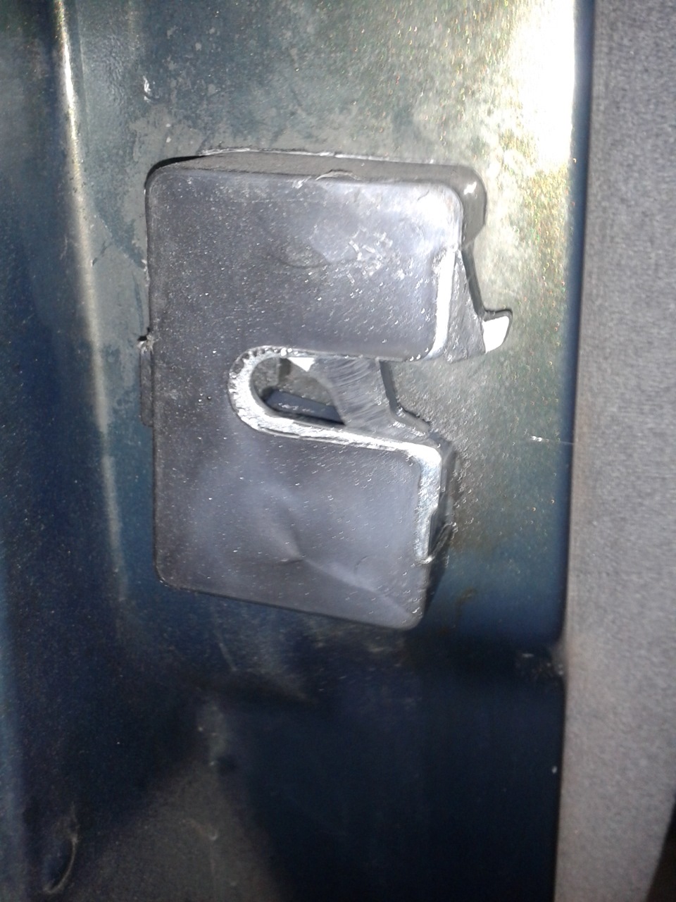 Установка бесшумных замков — Lada 21101, 1,6 л, 2006 года | стайлинг ...