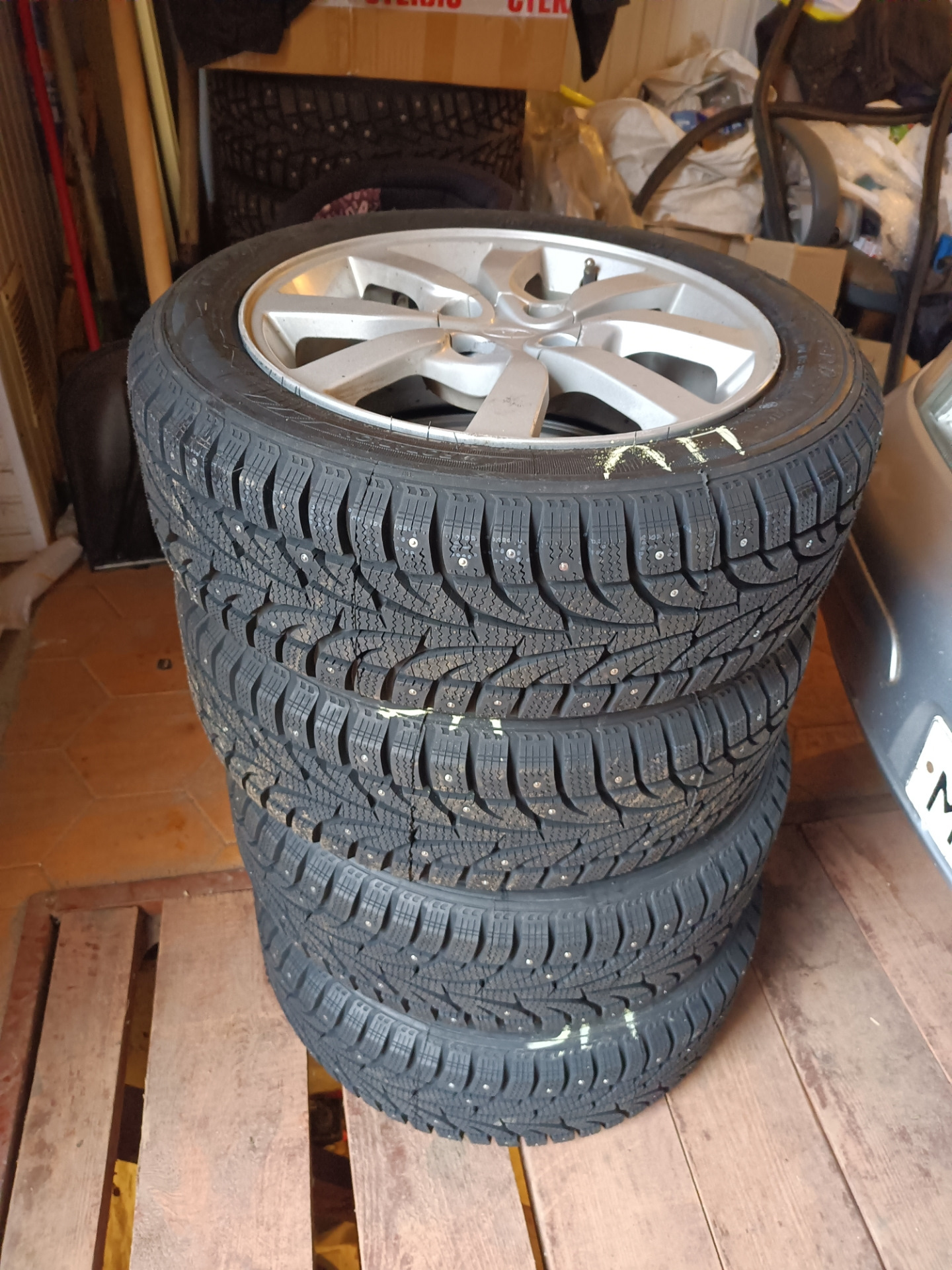 Зимние шины Roadx RXFrost WH12 185/55 r15 82т — Lada 21108, 1,5 л, 2003 ...