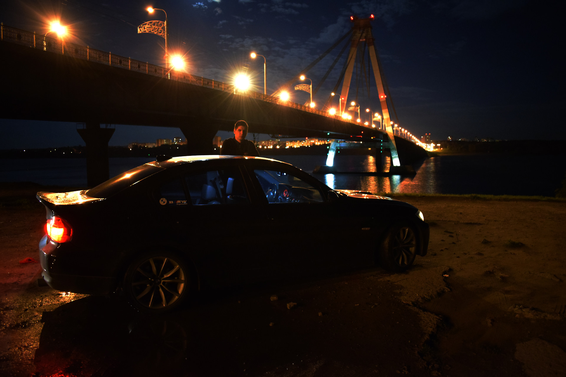 Дебаркадер череповец. Паром череповец. Река шексна череповец. Буксир толкач пр 911. Буксир толкач речной проекта 911в.