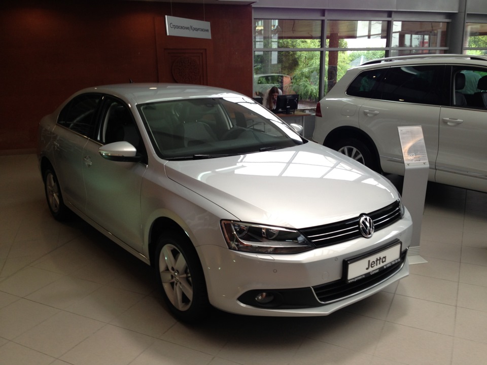 Теперь я сотрудник VW Дженсер Ясенево!) — Volkswagen Polo Sedan, 1,6 л ...