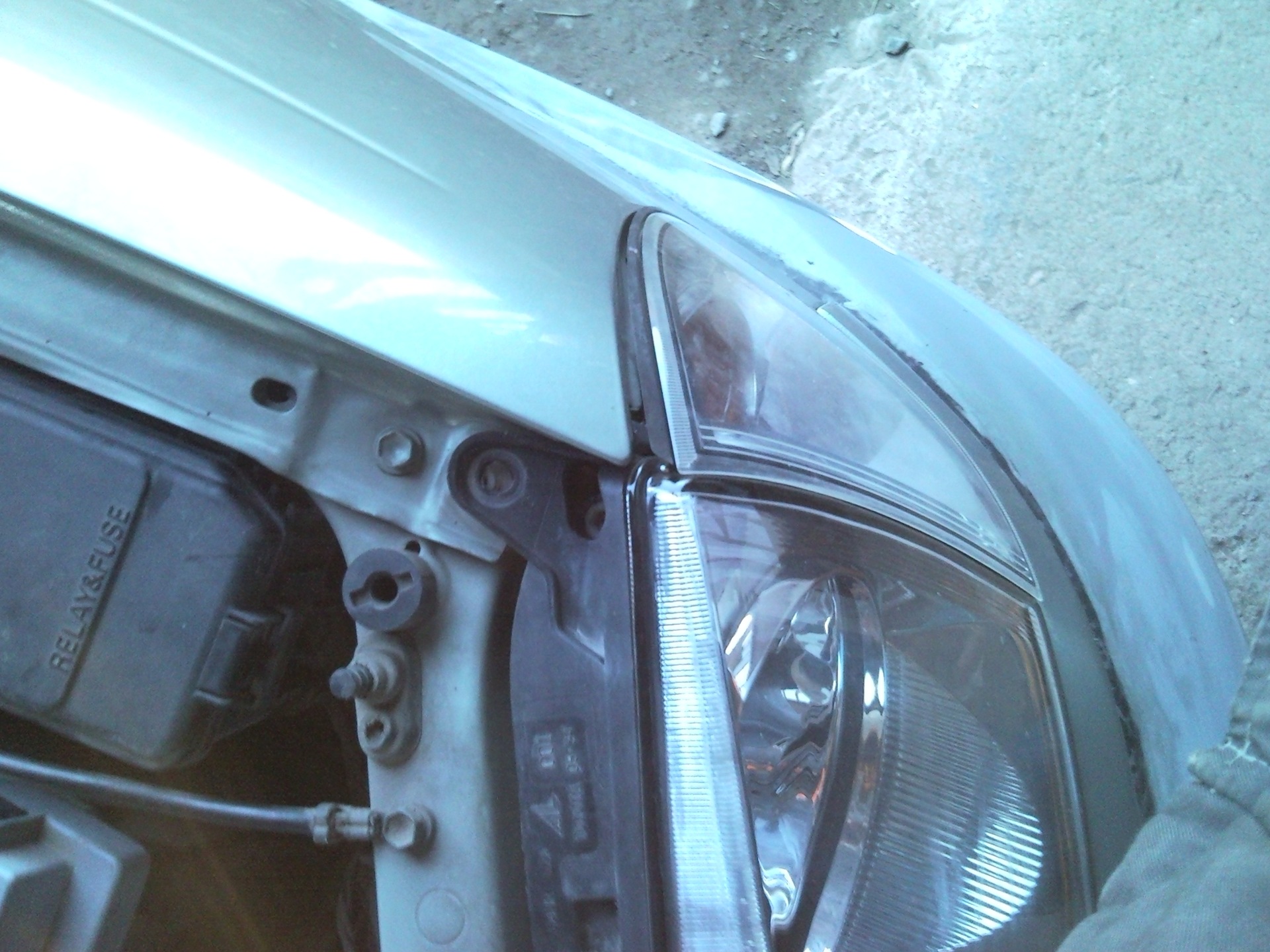 Remove the front bumper - Toyota Avensis 18 L 2002