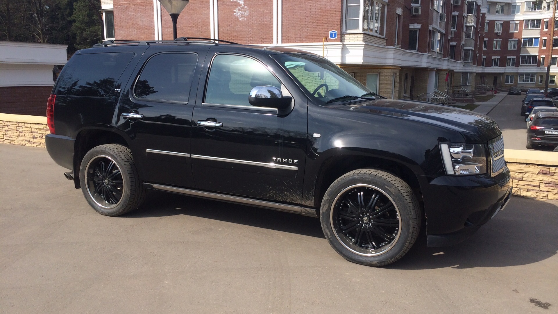 Chevrolet Tahoe (GMT900) 5.3 бензиновый 2012 | BUFFALO на DRIVE2