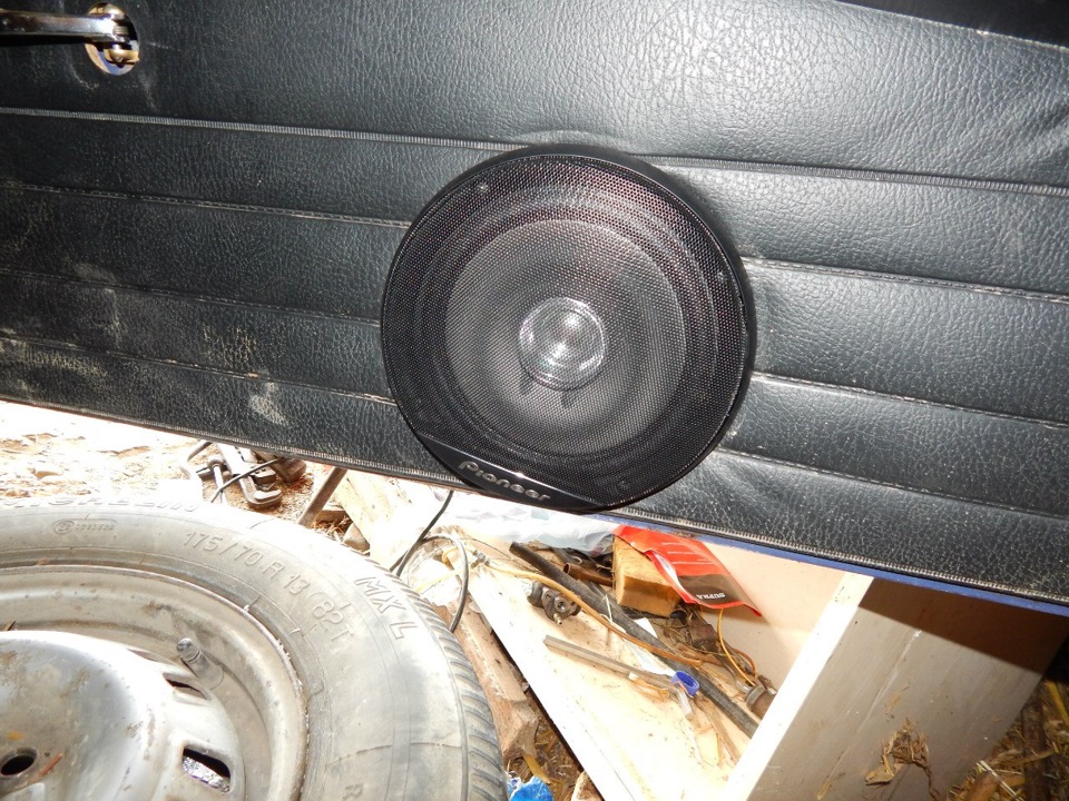 Навая акустика И обтяжка зеркал карбоном)))) — DRIVE2