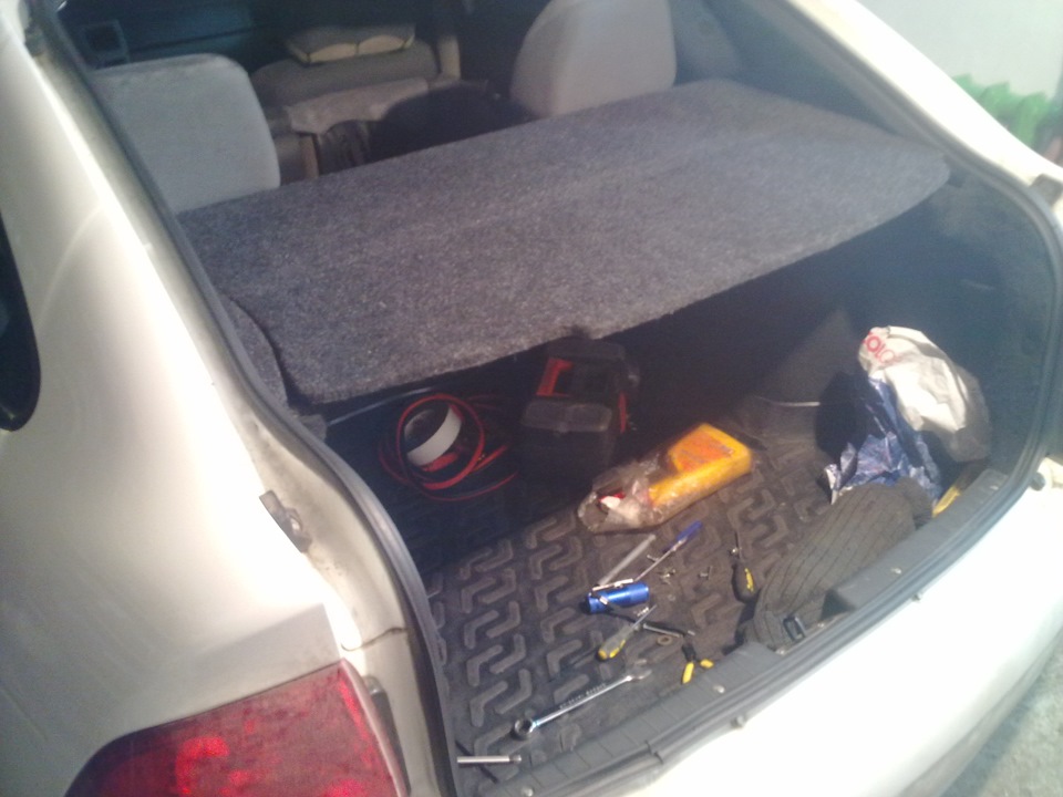 установка деревянной полки с боковинами) — Lada Приора хэтчбек, 1,6 л ...