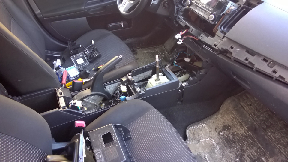 Ustanovil Konsol Klimata 2016 17my Mitsubishi Lancer 1 8 L 2008 Goda Na Drive2