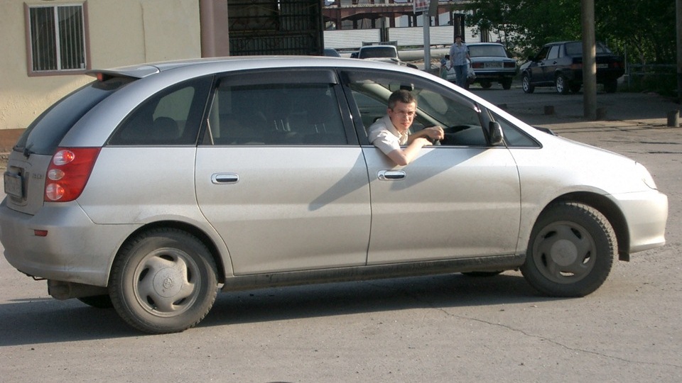 фото тойота надя