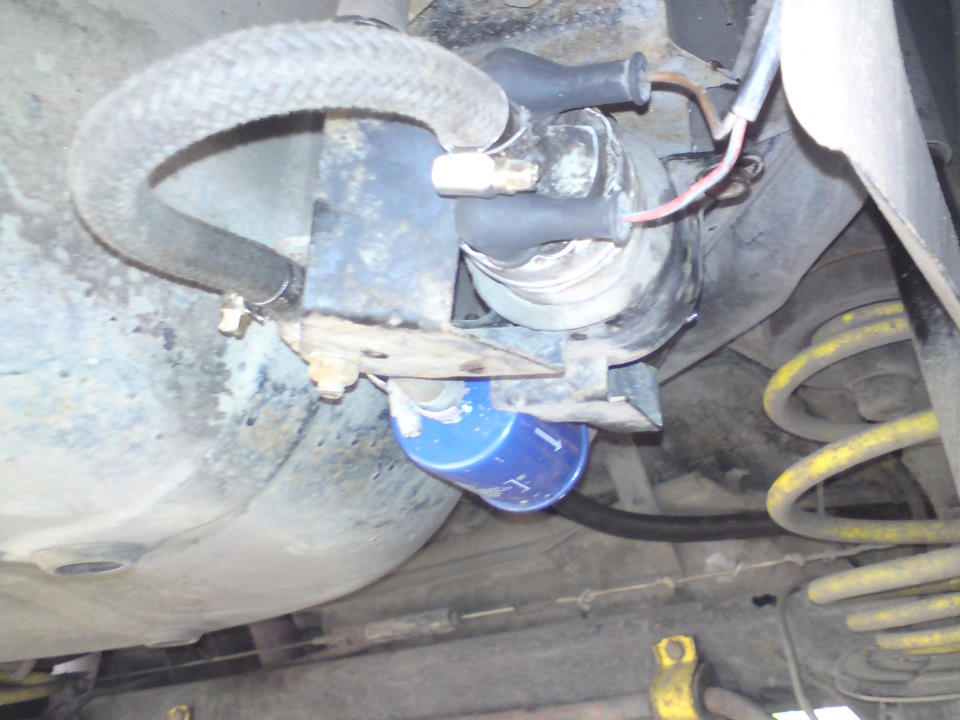 бензопровод газопровод. врезка в трубу нефтепровода. крепление топливной магистра 2114. незаконная врезка в нефтепровод. вис 2347 бензопровод.