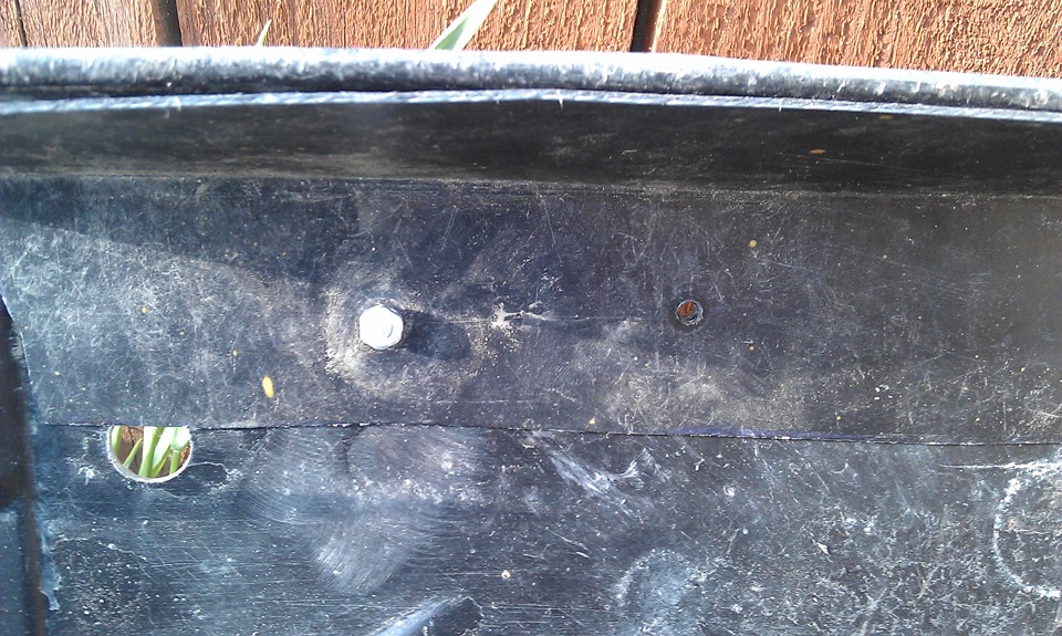 Ремонт пластикового обвеса днища — Audi A4 (B6), 2 л, 2001 года ...