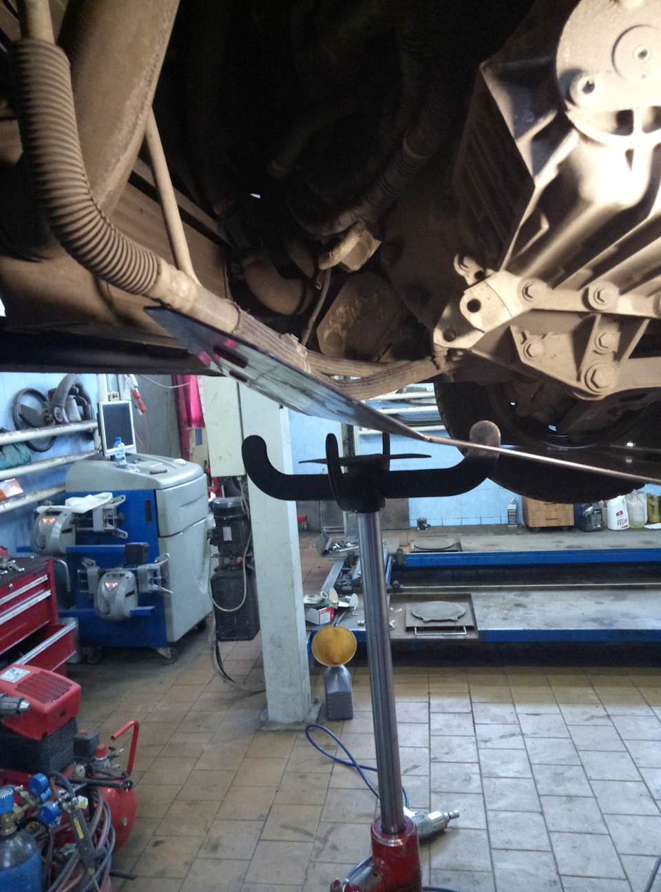 установка — Ford Transit (7G)