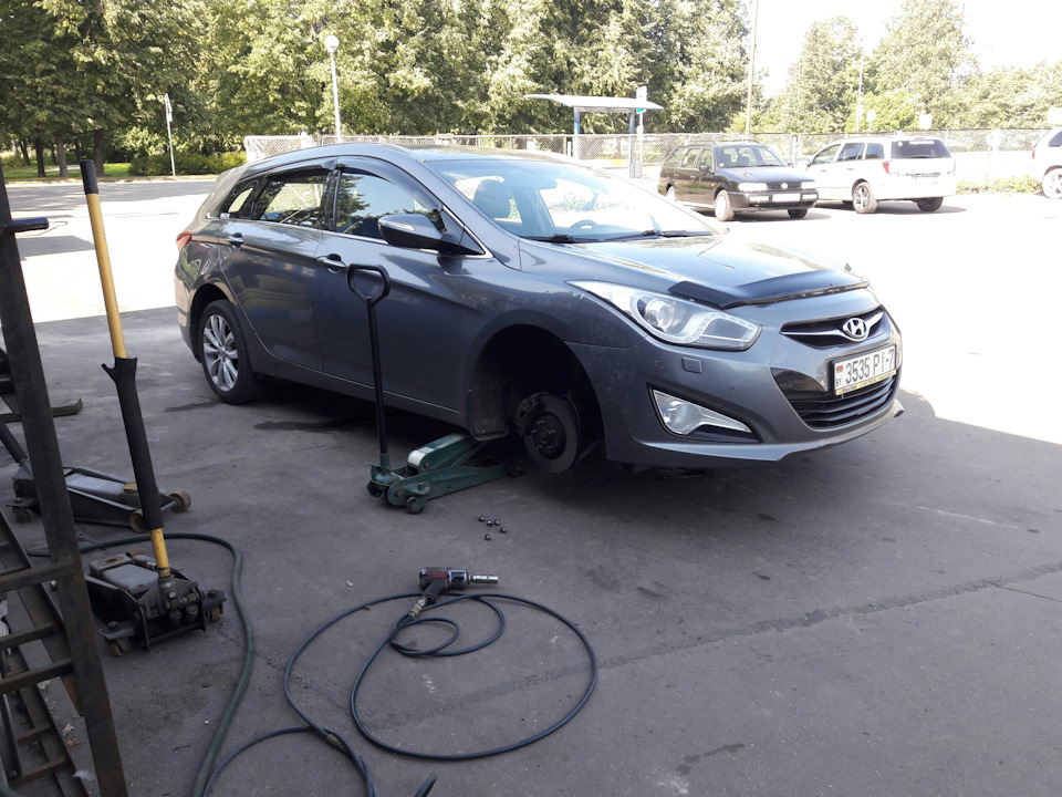 Неприятность в Юрмале — Hyundai i40, 1,7 л, 2012 года | шины | DRIVE2
